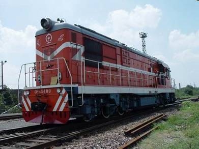 东风7型内燃机车